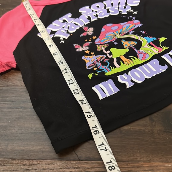 Psychedelic Mushroom Fantasy Cropped Raglan - Picture 13 of 14